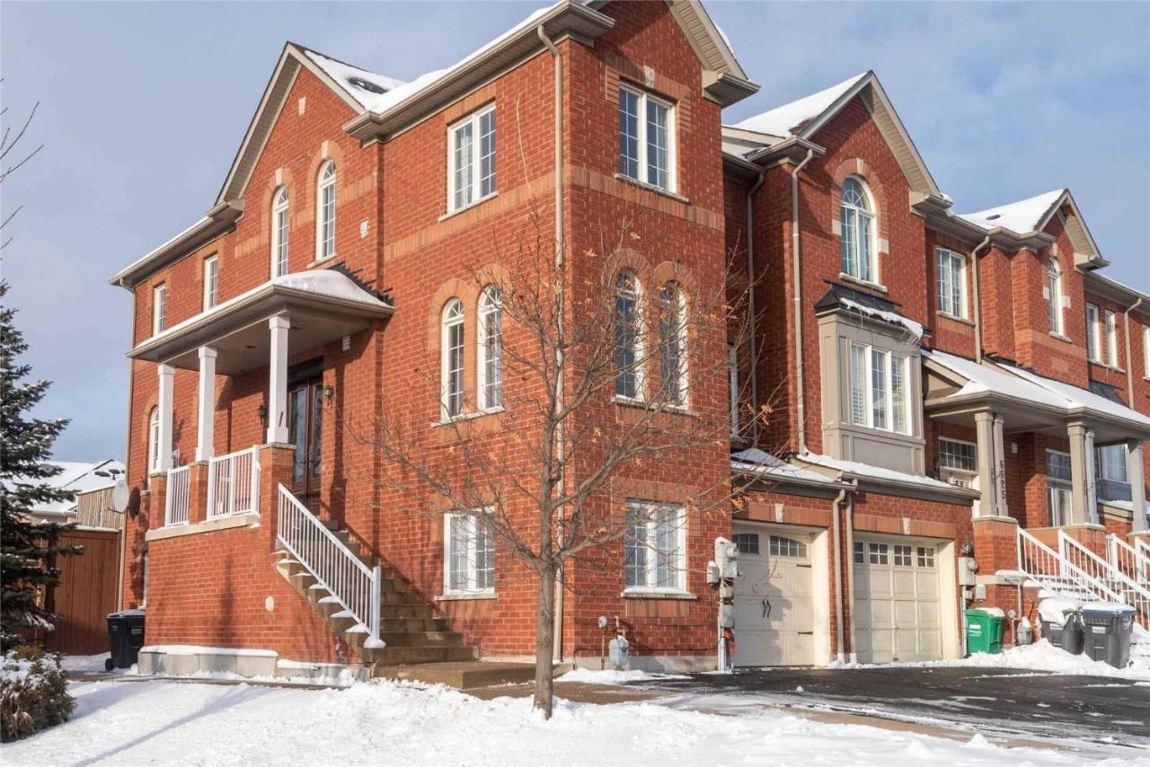 Jazzy Homestay Mississauga